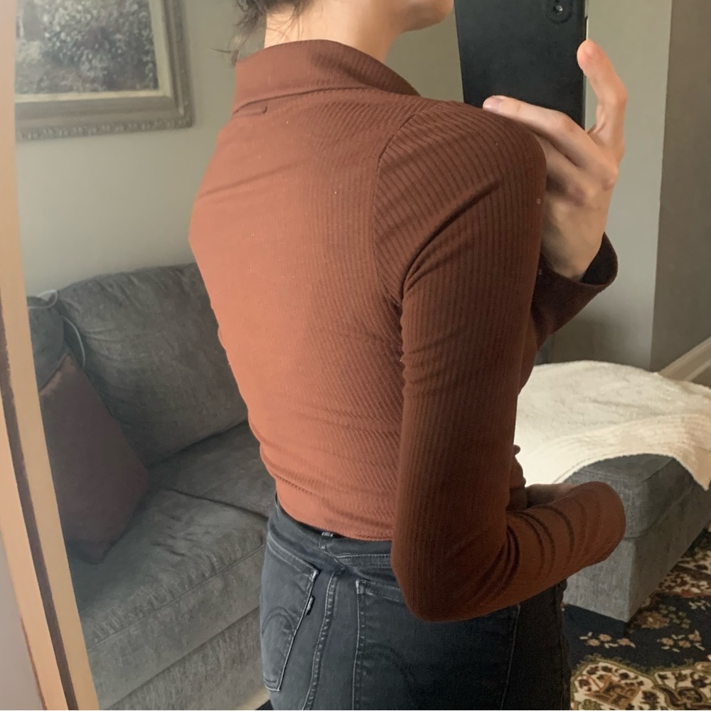 Cropped Collared Shirt - Picture 3 of 8